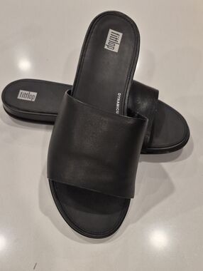 Fitflop Women's Black Leather Gracie Pool Slides 9 M Barely Used With Box